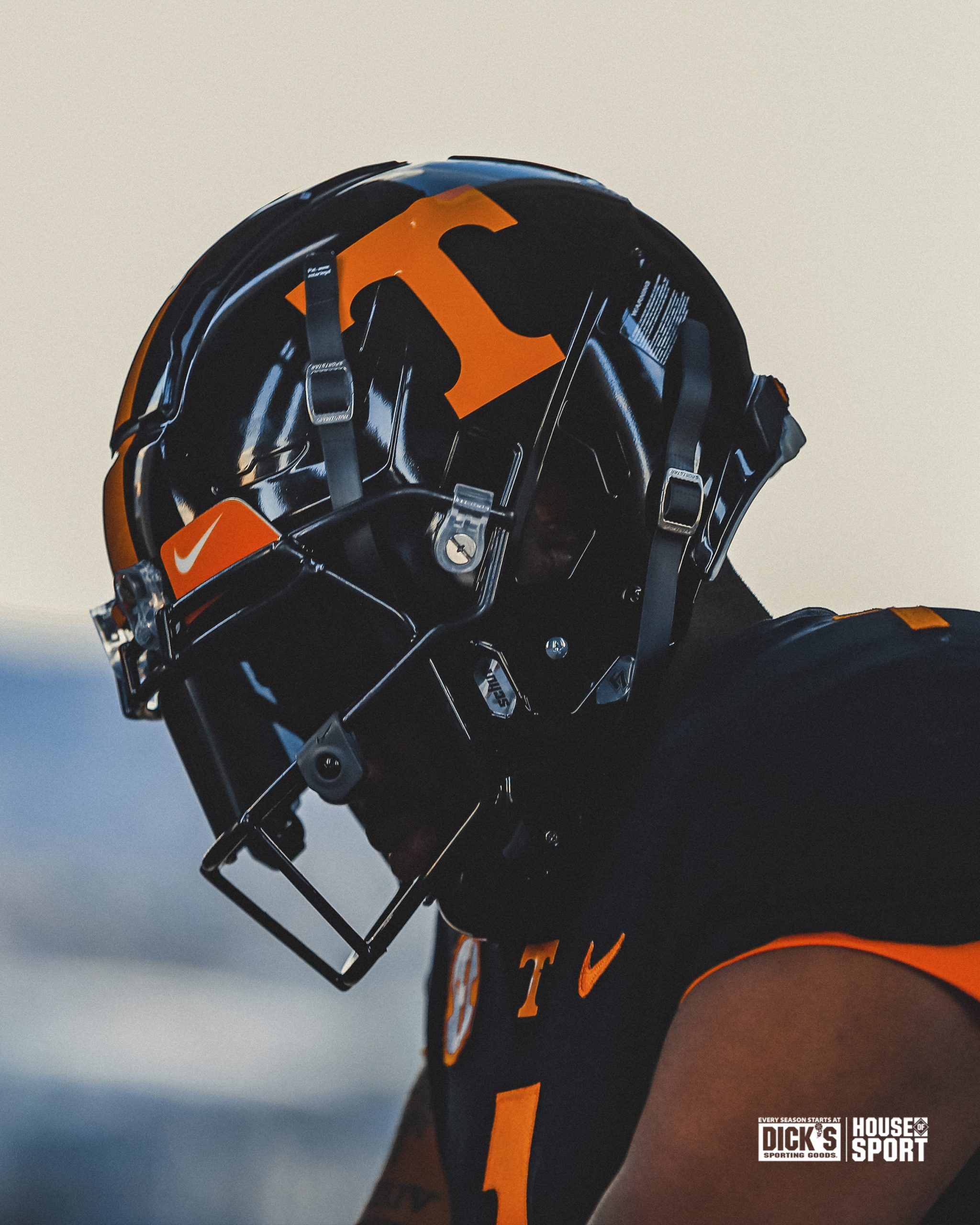 LOOK: Images of Tennessee's New Black Helmet and Dark Mode Uniforms  Released