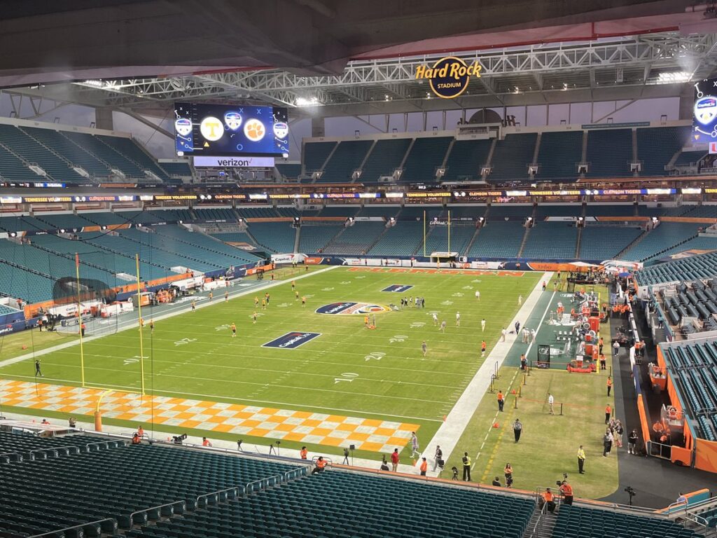South Carolina Fans Troll Tennessee, Clemson Before Orange Bowl