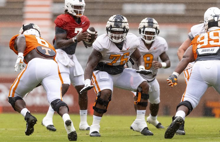 Tennessee Offensive Linemen Football