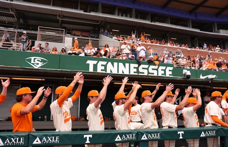No. 12 Tennessee Baseball against No. 10 Auburn Score, updated game three